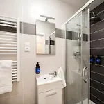 Days - Sunlit 1bdr W Netflix In New Town Апартаменты Прага