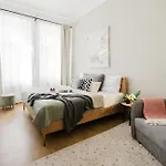 Days - Sunlit 1bdr W Netflix In New Town Апартаменты *