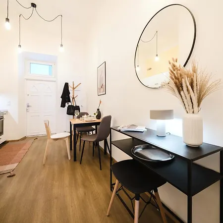 Prague Days - Sunlit 1Bdr Apartments W Smart Tv In New Town Appartement *