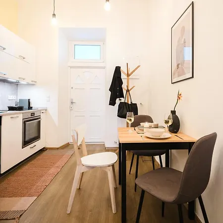 Prague Days - Sunlit 1Bdr Apartments W Smart Tv In New Town Appartement