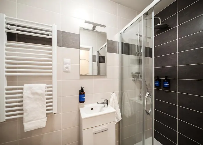 Days - Sunlit 1bdr W Netflix In New Town Apartament Praga